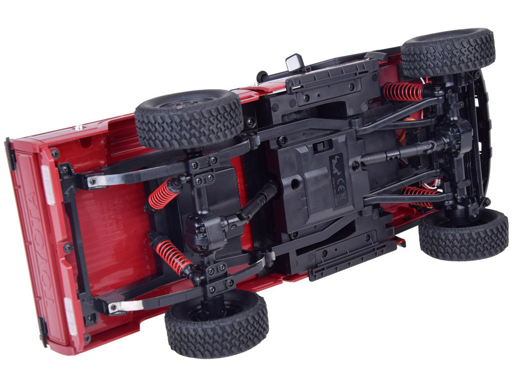 Nuotoliniu būdu valdomas Toyota Land Cruiser 4x4 Pickup automobilis, raudonas
