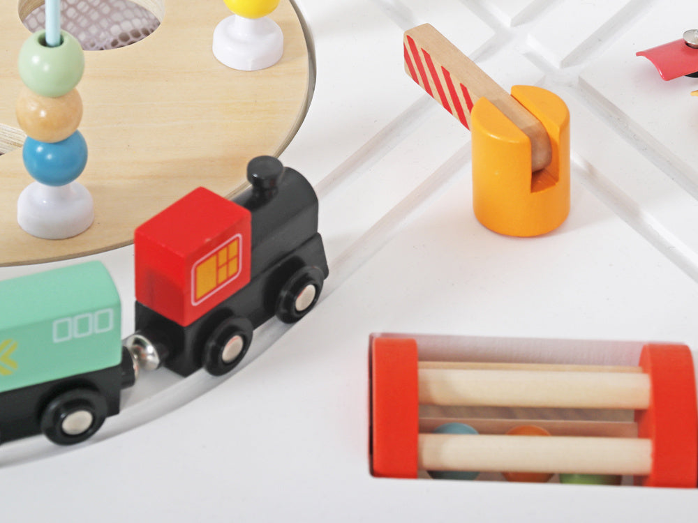 Medinis daugiafunkcinis stalas, Montessori