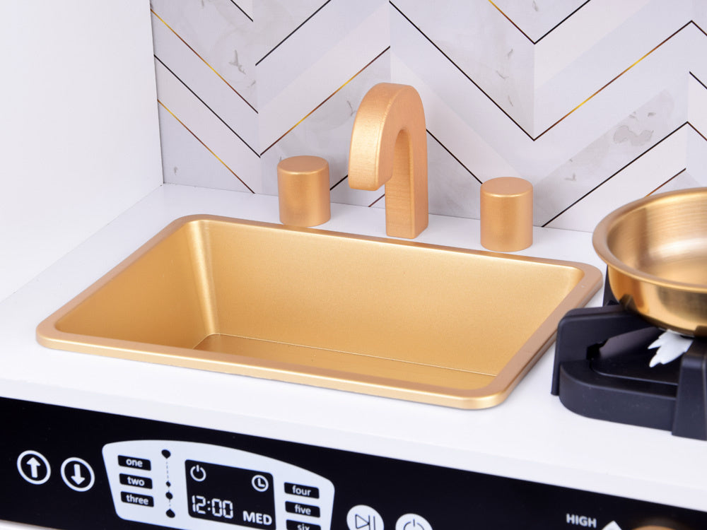 Didelė retro stiliaus medinė virtuvė vaikams, balta