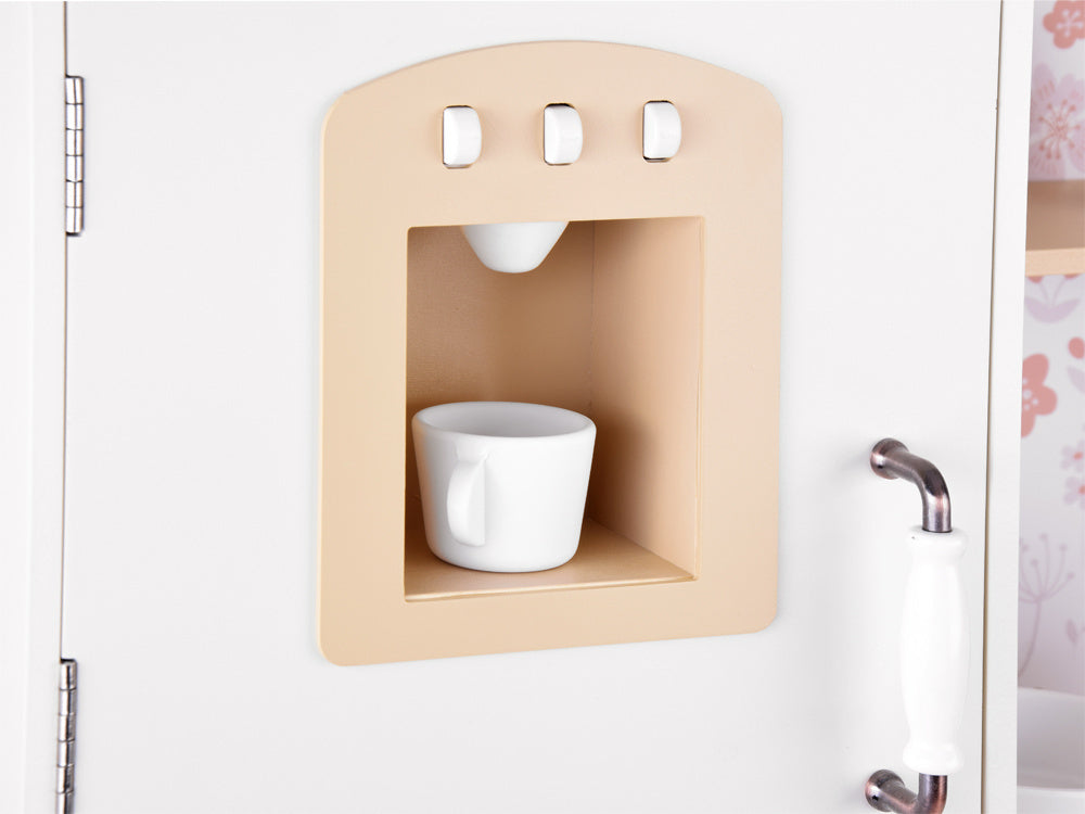 Graži didelė medinė virtuvė vaikams