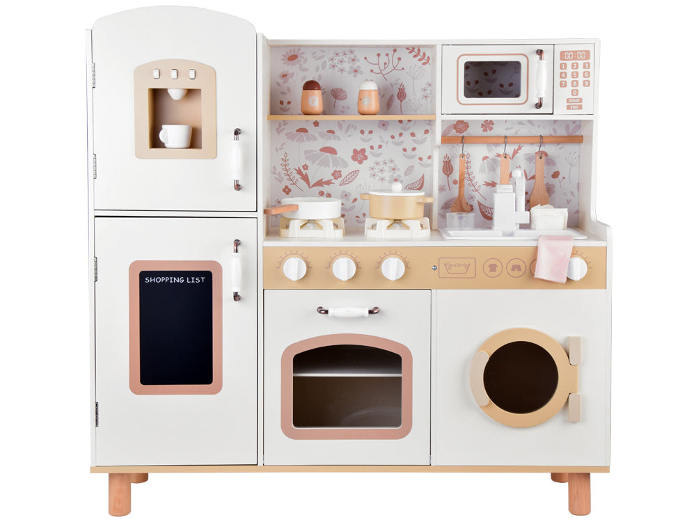 Graži didelė medinė virtuvė vaikams