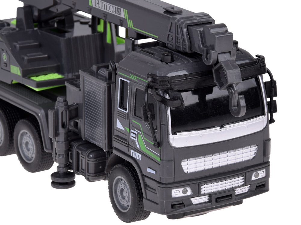 Nuotoliniu būdu valdomas statybinis kranas, juodas