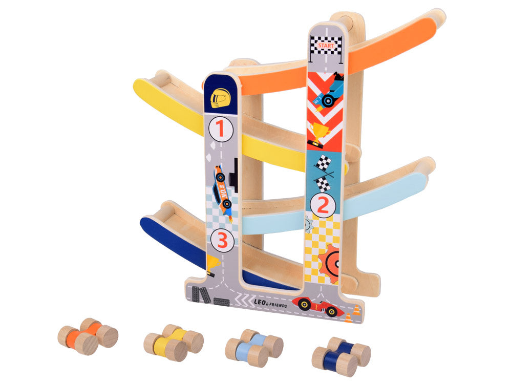 Medinis nusileidimo takas automobiliams su automobiliais