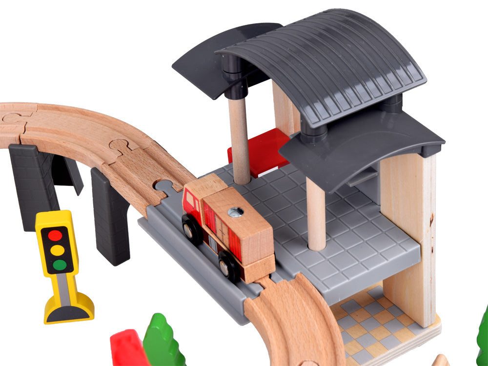 Mediniai traukinio bėgiai su priedais miestui kurti 100 el.