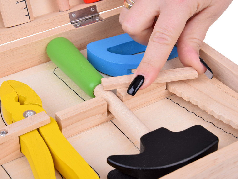 Medinis dėklas su įrankiais vaikams 11 el.