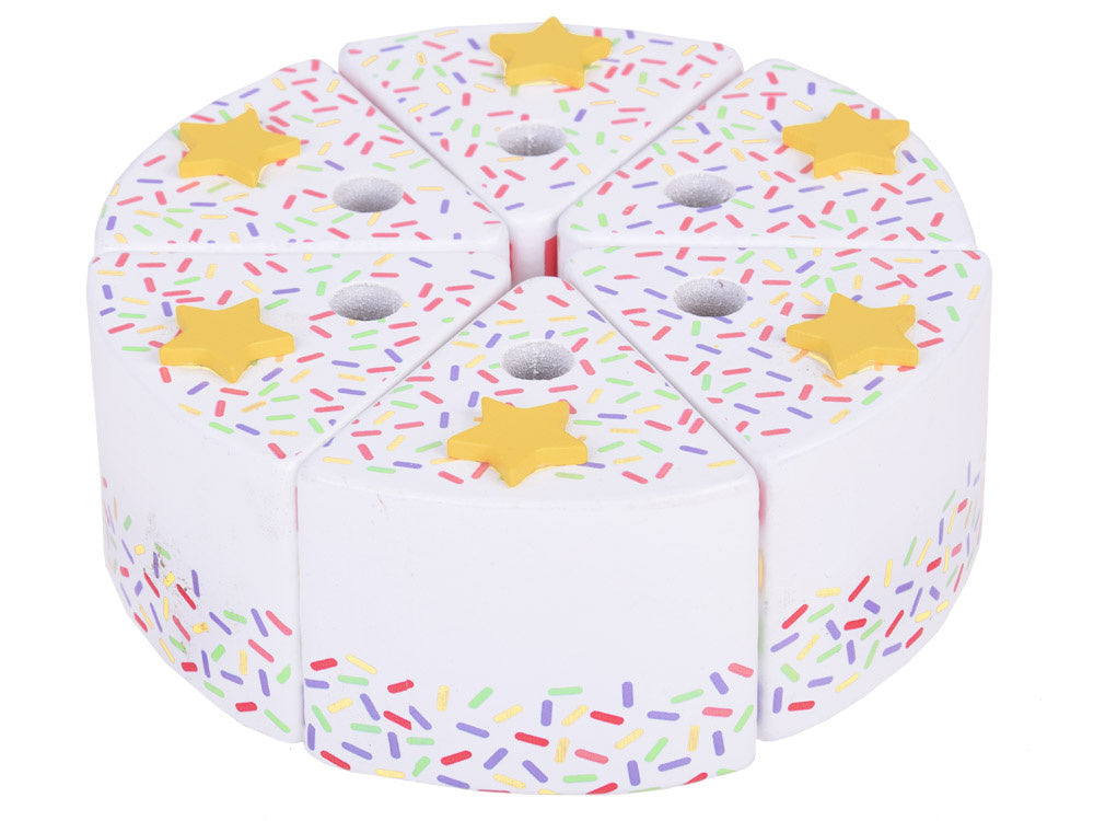 Medinis pjaustomas gimtadienio tortas su priedais