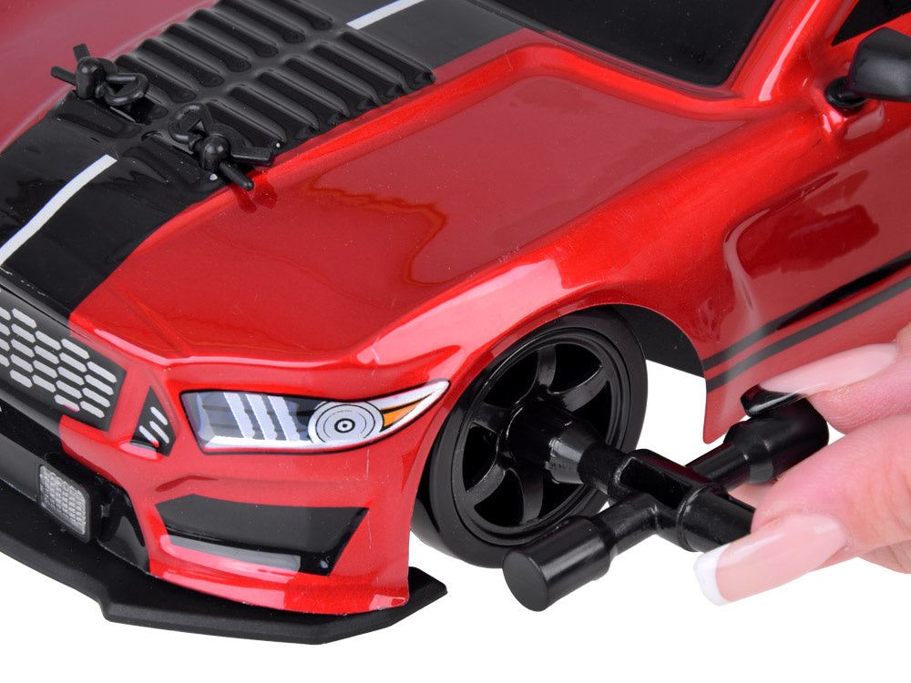 Nuotoliniu būdu valdomas „Drift 4x4“ automobilis su dūmų efektu, raudonas