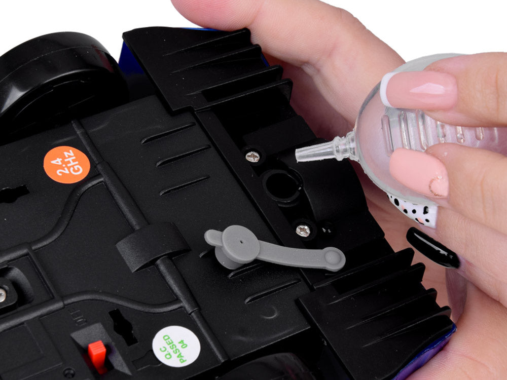 Nuotoliniu būdu valdomas „Drift 4x4“ automobilis su dūmų efektu, mėlynas