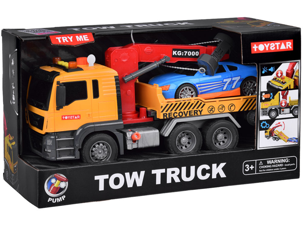 Sunkvežimis transporteris su kranu ir sportiniu automobiliu