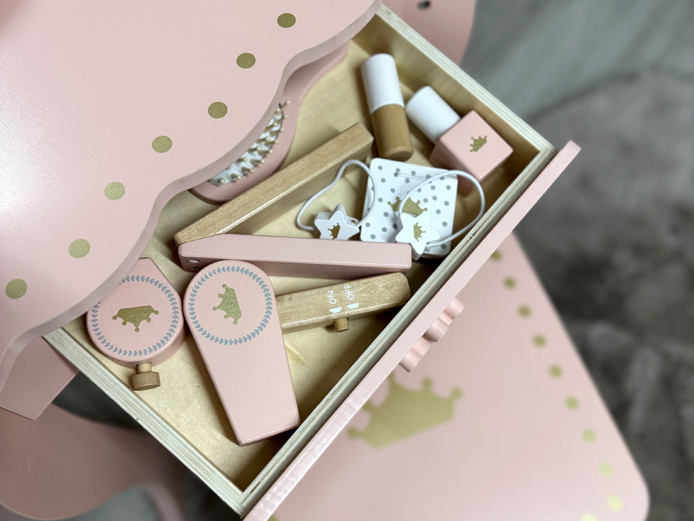 Medinis karališkas kosmetinis staliukas su veidrodžiu, kėde ir aksesuarais