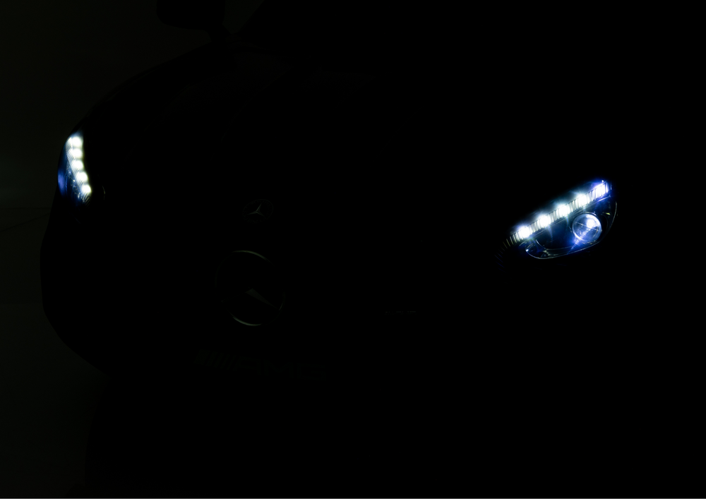 Vienvietis elektromobilis vaikams Mercedes GTR, baltas