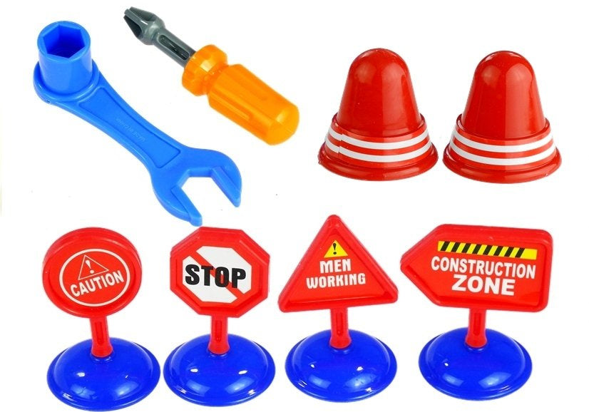 Vilkikas su priekaba ir transporto priemonių rinkinys