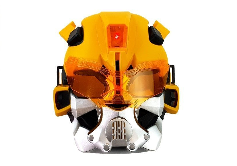 Pistoletas su putų kulkomis ir roboto kauke