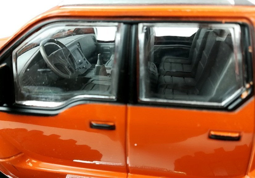 Sunkvežimis monstras su priekaba ir BMW automobiliu 58 cm