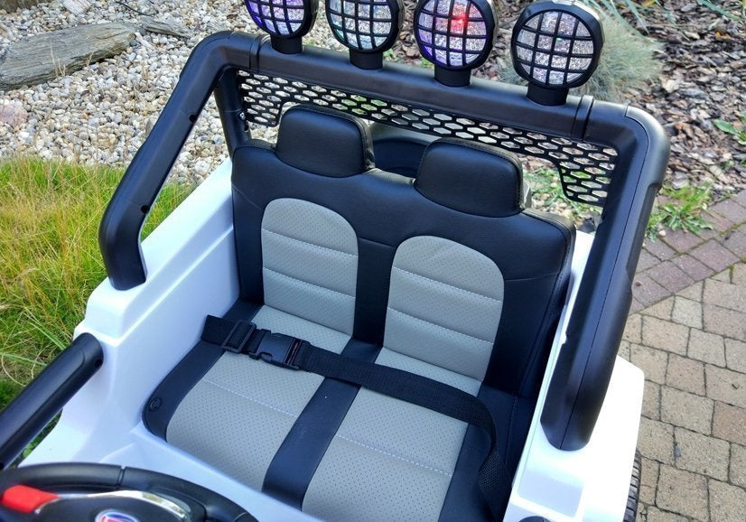 Vienvietis elektromobilis vaikams JEEP 4x4 S2388 baltas