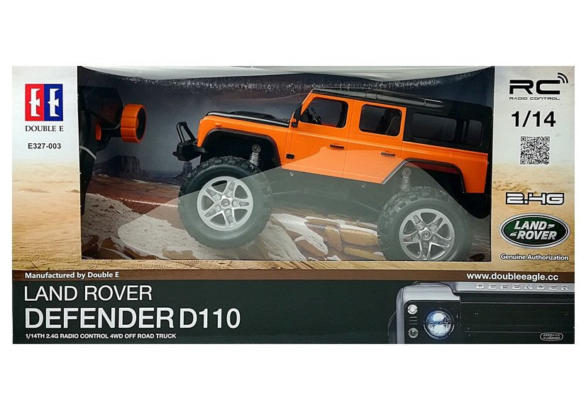 Nuotoliniu būdu valdomas visureigis 4x4 „Land Rover Defender“, oranžinis