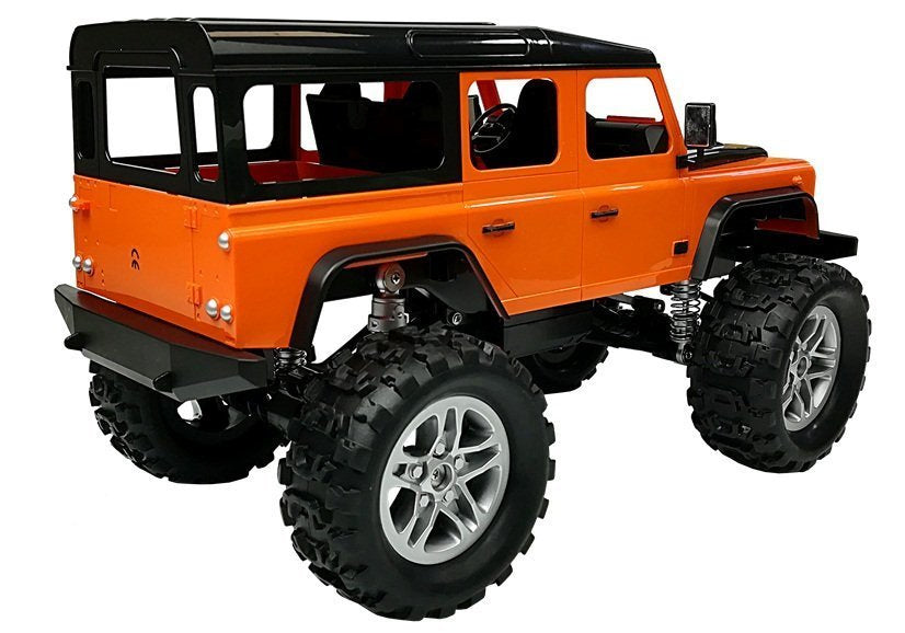 Nuotoliniu būdu valdomas visureigis 4x4 „Land Rover Defender“, oranžinis