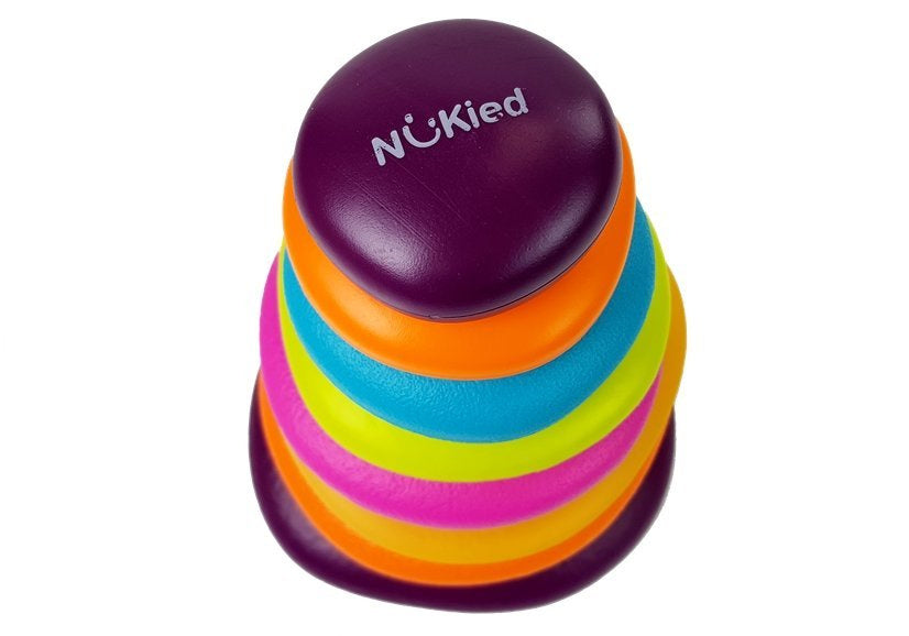 Piramidė iš spalvotų žiedų