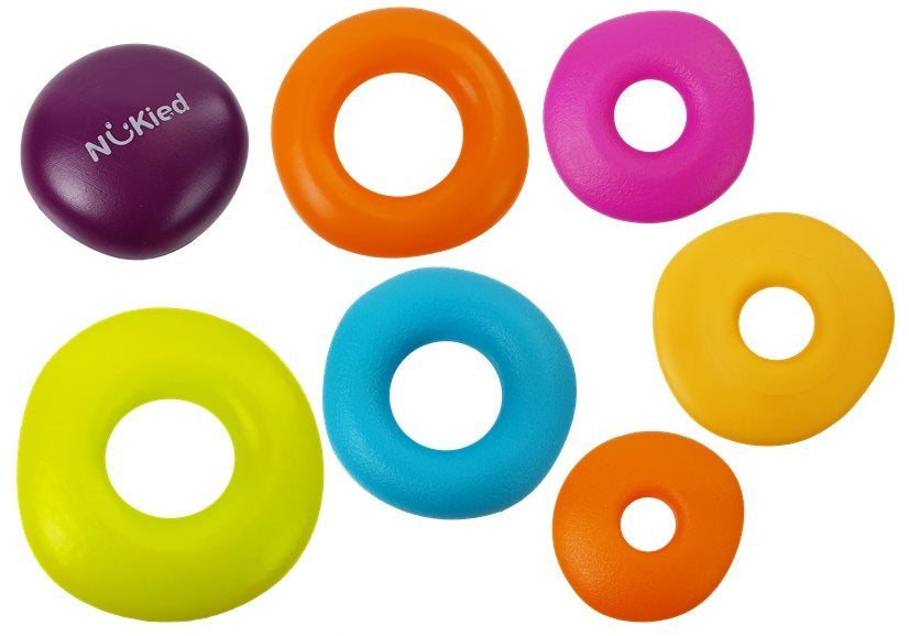 Piramidė iš spalvotų žiedų