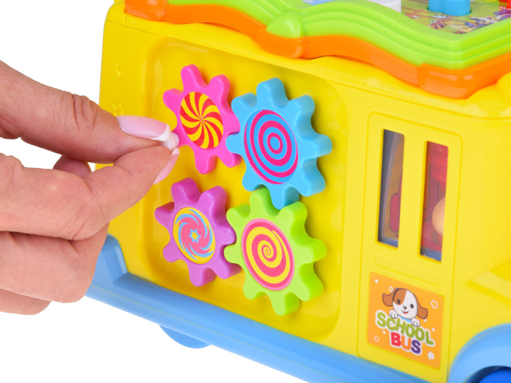 Spalvingas interaktyvus autobusas, Hola