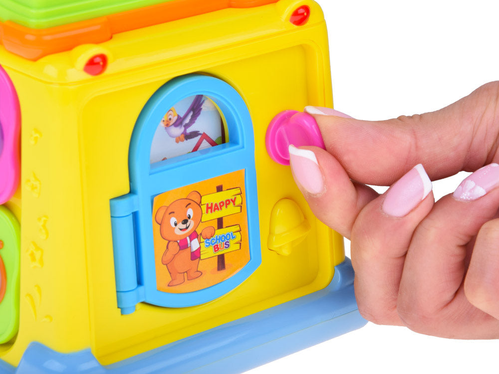 Spalvingas interaktyvus autobusas, Hola