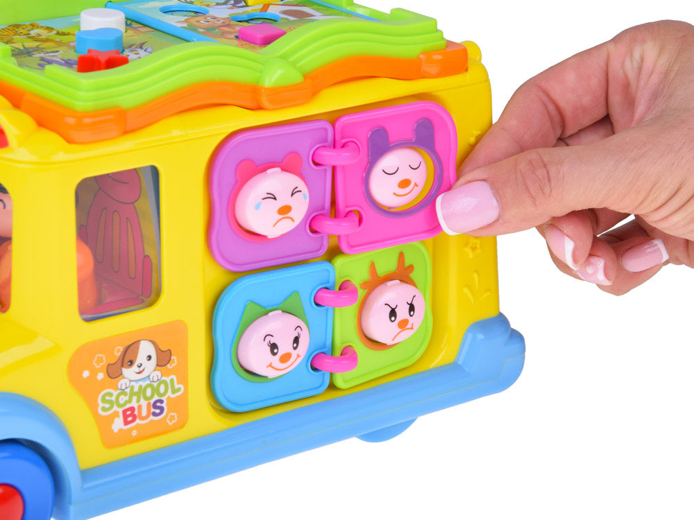 Spalvingas interaktyvus autobusas, Hola