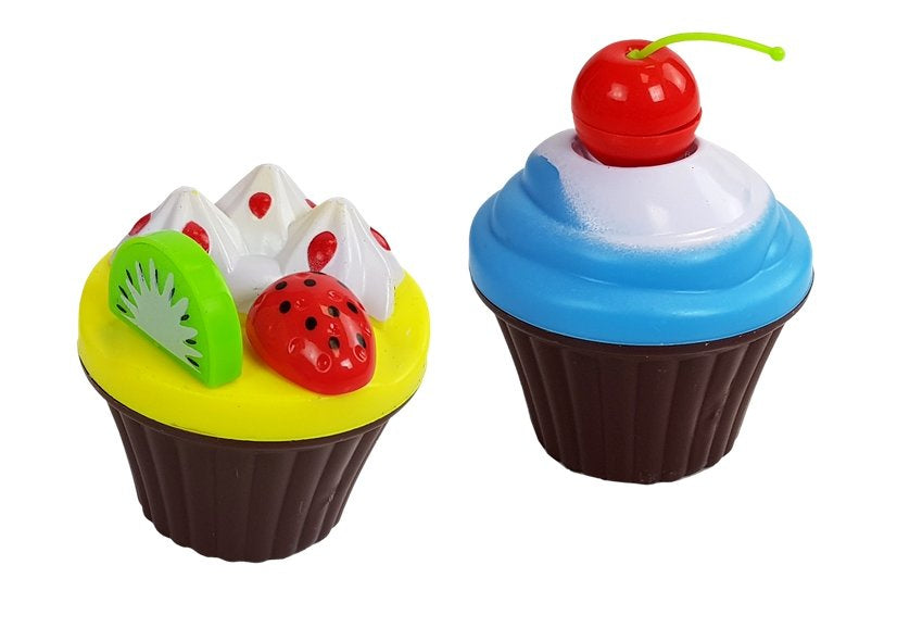 Rožinė virtuvė su vandens puodu, bakalėja ir garsais