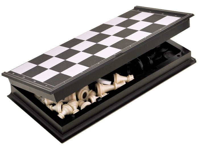 Turistiniai šachmatai ir šaškės su magnetine lenta