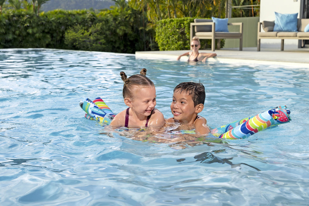 Putplasčio makaronai plaukimui 122 cm, Bestway