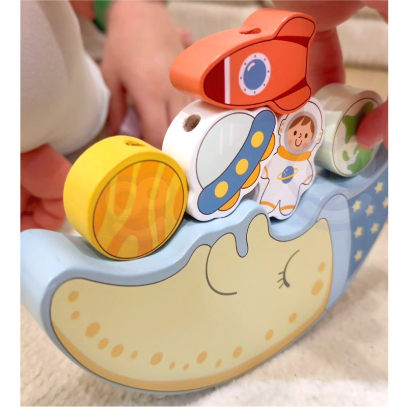 Medinė Montessori balansuojanti dėlionė, mėnulis, TOOKY TOY