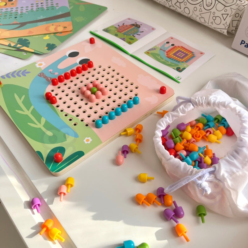 Spalvinga vaikiška puzlė 10 vnt. šablonų ir kaištukai, Tooky Toy