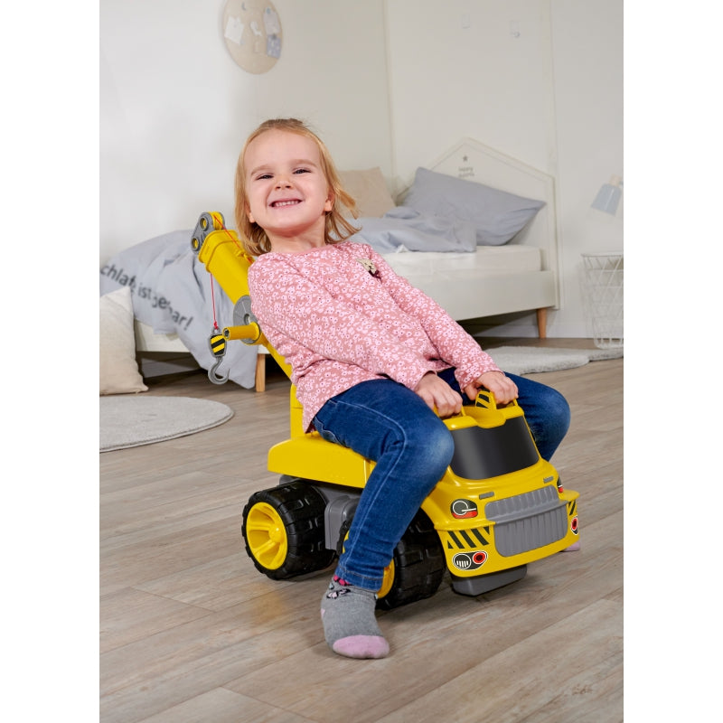 Automobilis su kranu