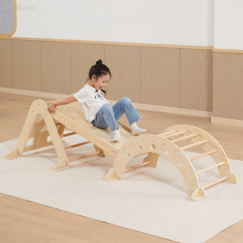 Medinė čiuožykla ir laipiojimo siena vaikams, VIGA