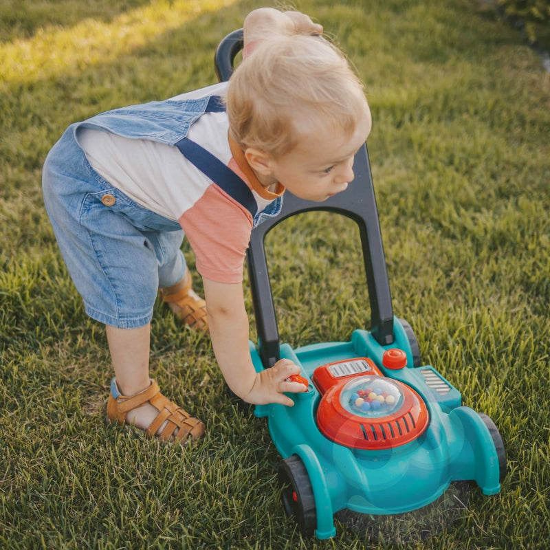 Žaislinė žoliapjove ir šalmu