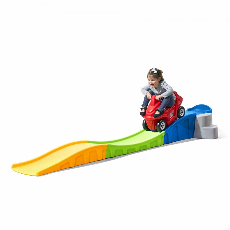 Kalneliai su raudonu automobiliu STEP2