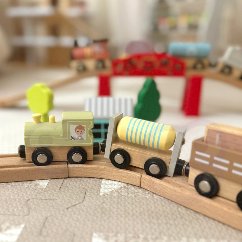 Medinių traukinių ir vagonų rinkinys dežutėje, Tooky Toy