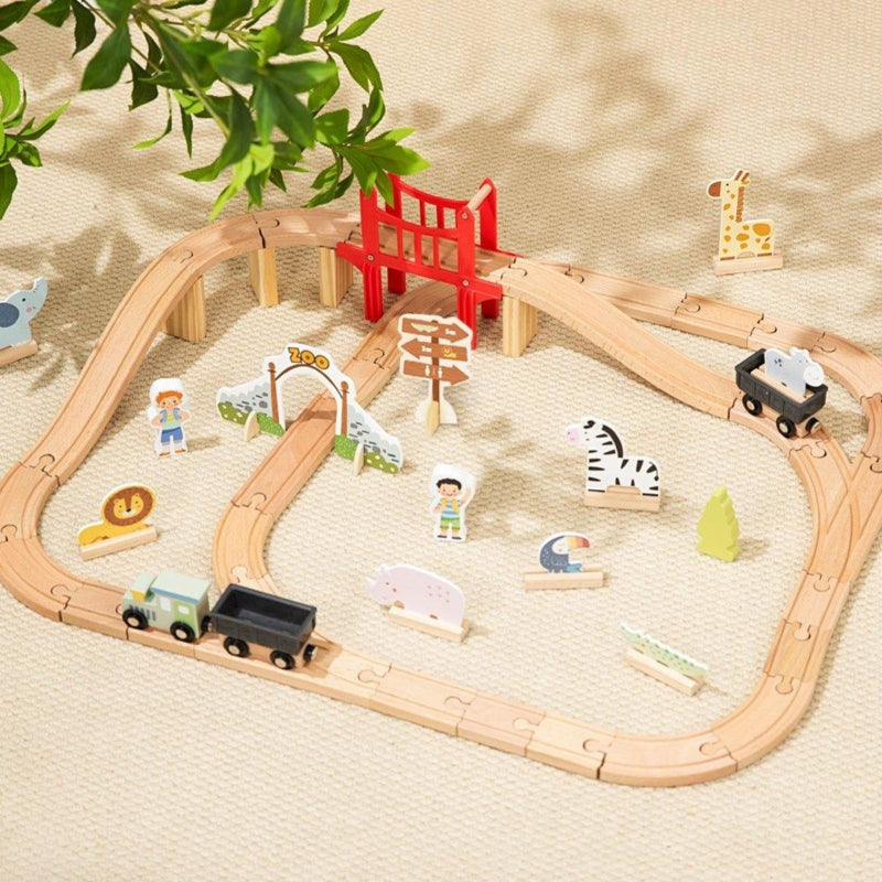 Medinis traukinio trasos rinkinys su priedais „Zoologijos sodas“ 60 el. WOOPIE GREEN