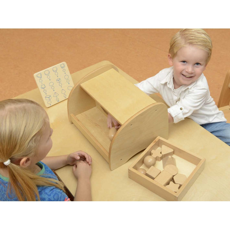 ,,Paliesk ir atspėk" Žaidimas Atspėk 12 elementų formas ,,Masterkidz"