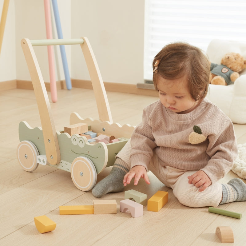 Medinis stumiamas vėžimėlis su statybiniais blokais, Viga