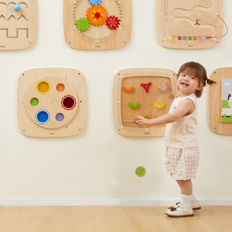 Medinė manipuliacinė lenta „Spalvų maišymas“, VIGA