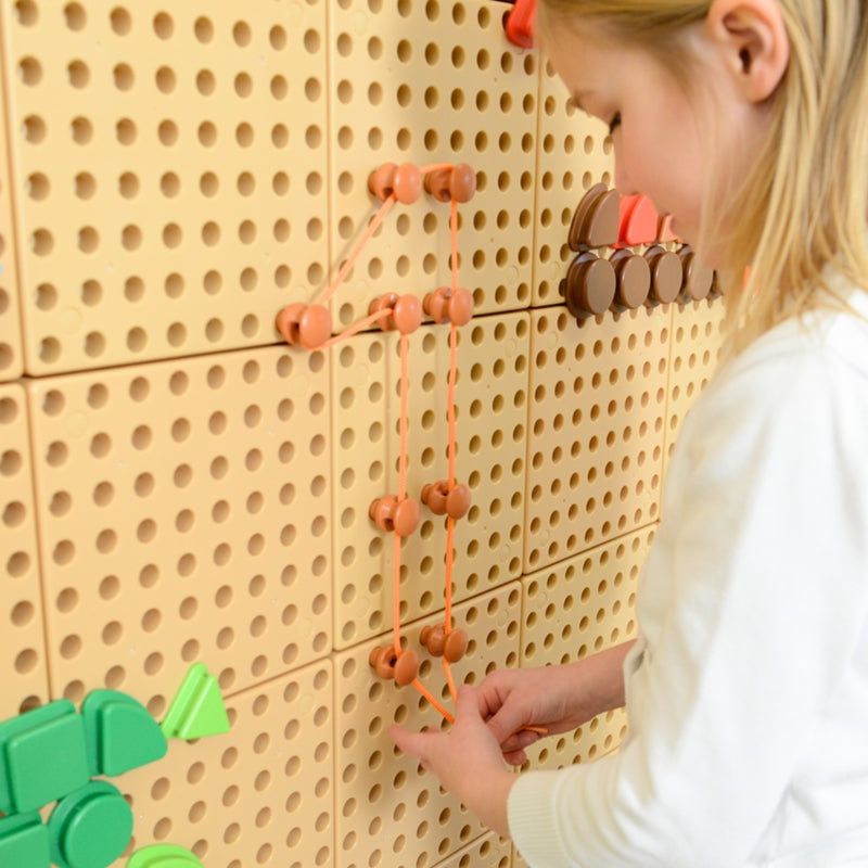 Kūrybinei lentai skirtu smeigtukų ir virvelių rinkinys, 260 el., Masterkidz