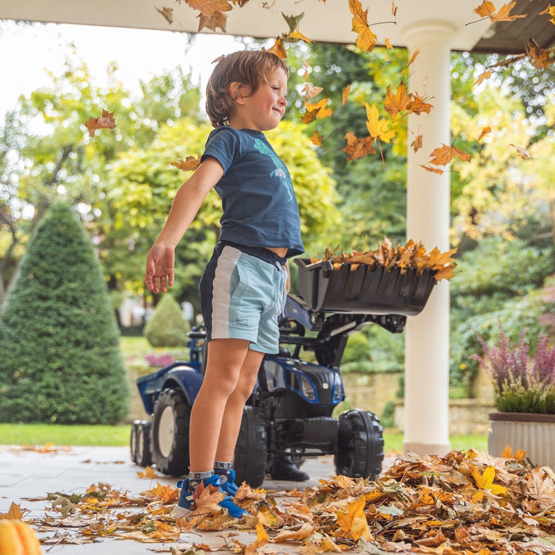 Minamas traktorius  New Holland su priekaba Falk