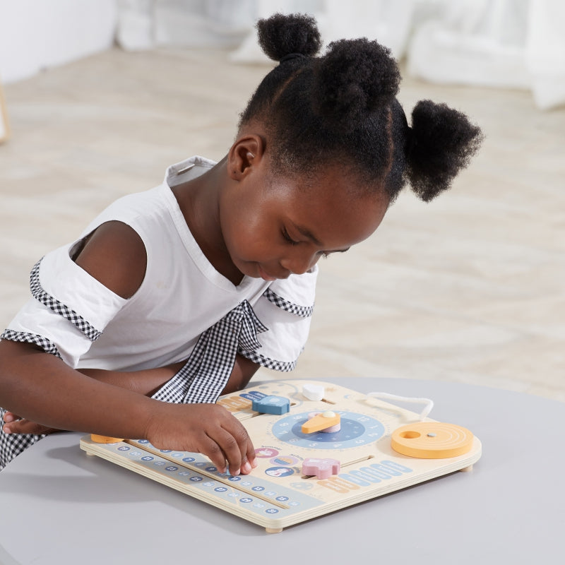 Medinis pakabinamas sieninis kalendorius su laikrodžiu Viga PolarB