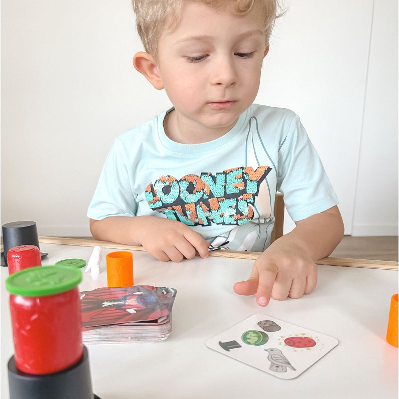 Magijos triukų žaidimas su skrybėle, WOOPIE