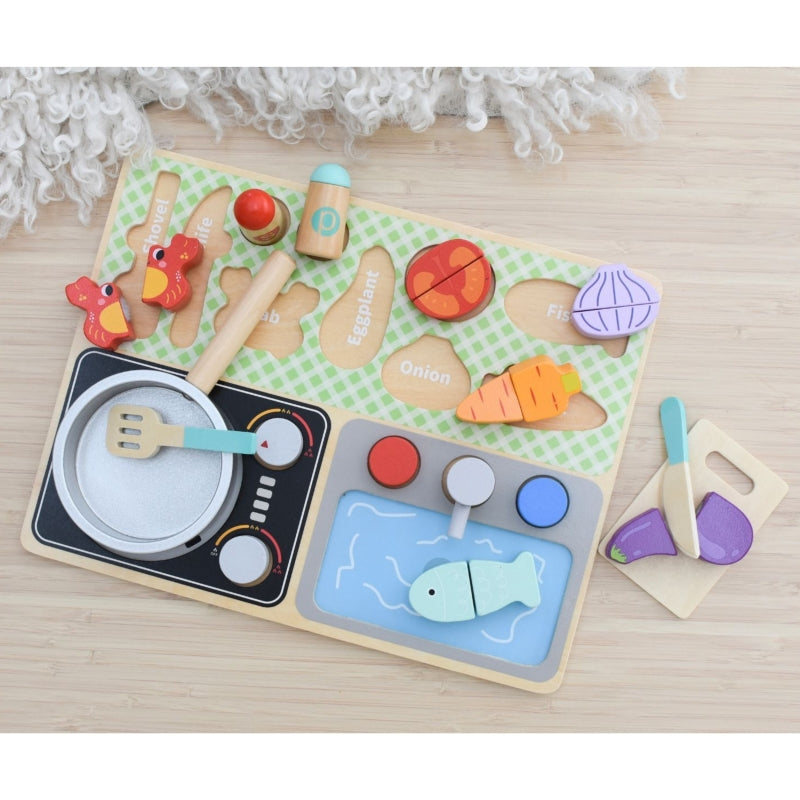 Medinė virtuvėlė vaikams su priedais, TOOKY TOY