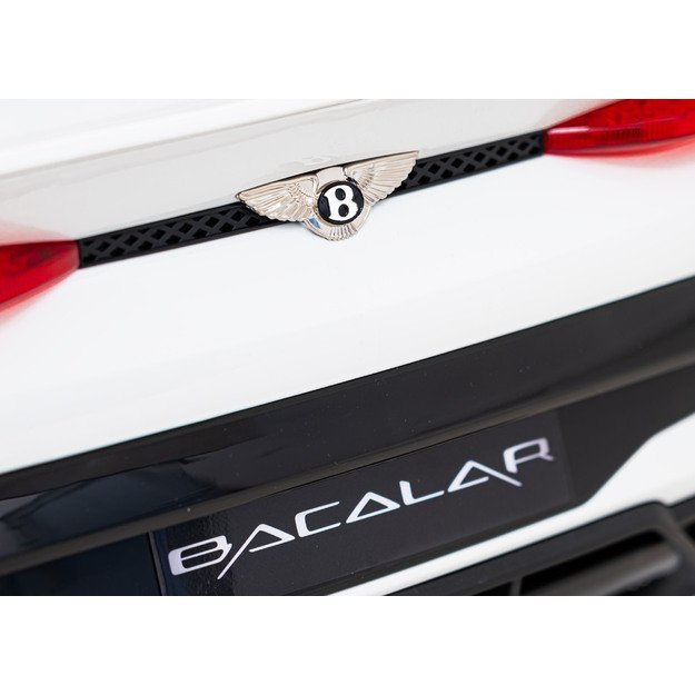 Vienvietis elektromobilis Bentley Bacalar, baltas