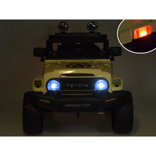 Dvivietis elektrinis džipas Toyota FJ Cruiser, rudas