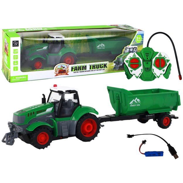 Nuotoliniu būdu valdomas traktorius su priekaba, žalias