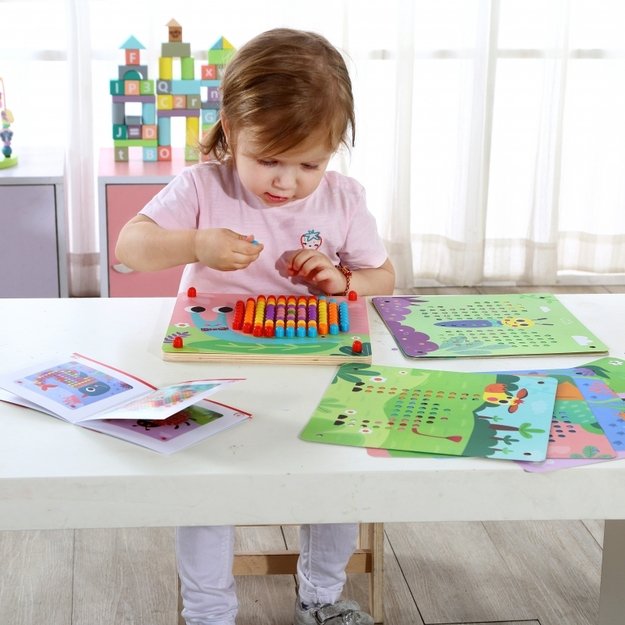 Spalvinga vaikiška puzlė 10 vnt. šablonų ir kaištukai, Tooky Toy