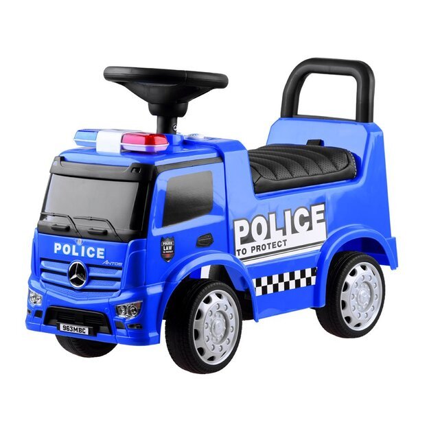 Paspiriamas policijos automobilis, mėlynas